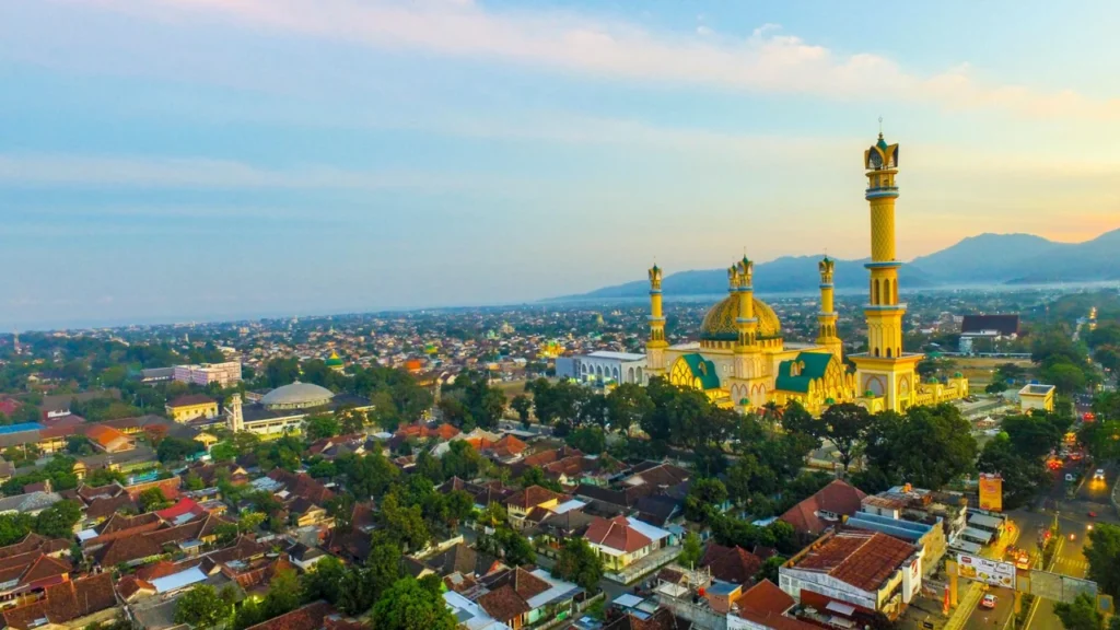 islamic center mataram 16x9