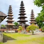 kompleks pura meru cakranegara